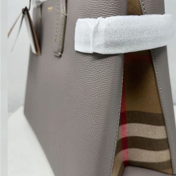 Burberry medium banner grey/taupe - Picture 3 of 3